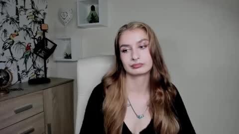 NINA online show from October 8, 2025, 6:33 am