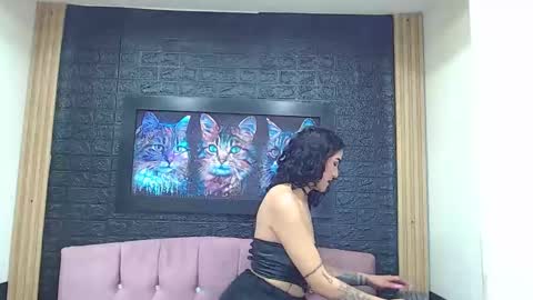 hot_and_fucking_girl online show from October 24, 2025, 8:16 pm