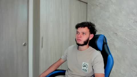 hot bad boy69 online show from April 16, 2026, 7:14 pm