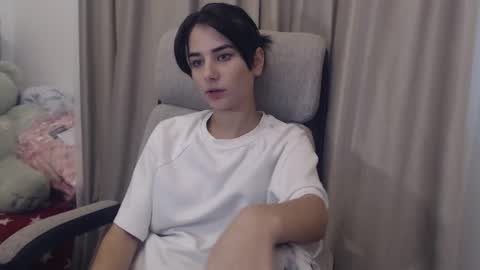 Snapshot of hot_bruny chatting on October 10, 2025, 9:41 am Bruny online show from October 10, 2025, 9:41 am