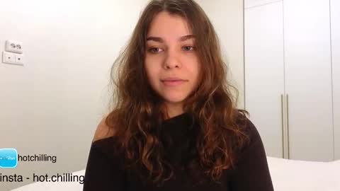 LiluCaroline online show from January 17, 2026, 6:44 pm
