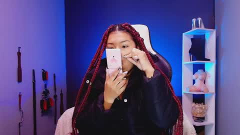 hot chocolate 4u online show from November 26, 2025, 11:55 am