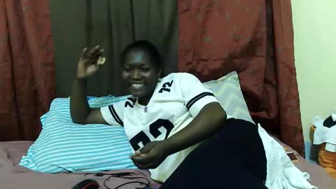 Milly online show from November 9, 2025, 5:11 pm