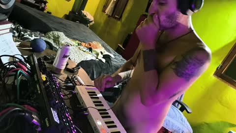 Hot Fellow online show from December 29, 2024, 1:02 am