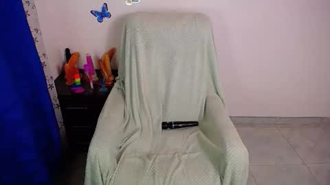 angie online show from November 12, 2025, 10:52 pm