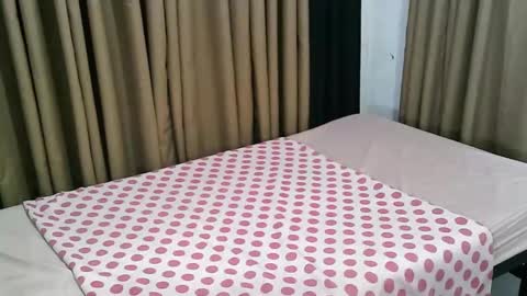 hot_jenile01 online show from September 29, 2025, 11:42 pm