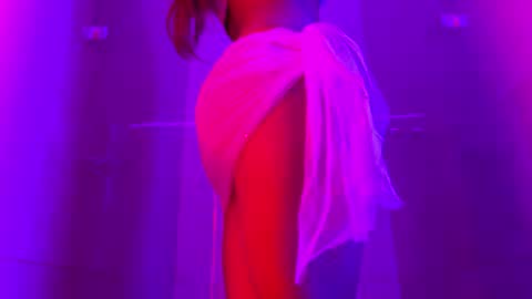  Hot Link  online show from October 27, 2025, 12:04 am