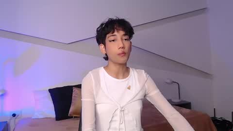 Alana online show from February 26, 2025, 8:33 pm