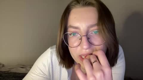 Lina online show from December 6, 2024, 6:06 pm