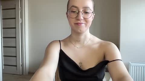 Lina online show from December 14, 2024, 7:51 am