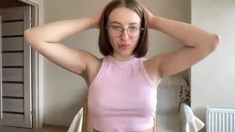 Lina online show from January 6, 2025, 10:46 am