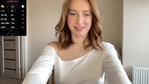 Lina online show from October 7, 2025, 11:07 am