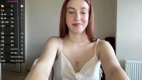 Lina online show from December 22, 2025, 9:50 am