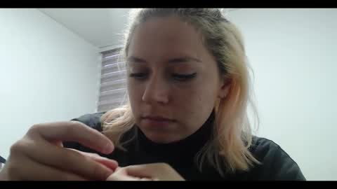 Mia online show from January 25, 2025, 11:00 pm