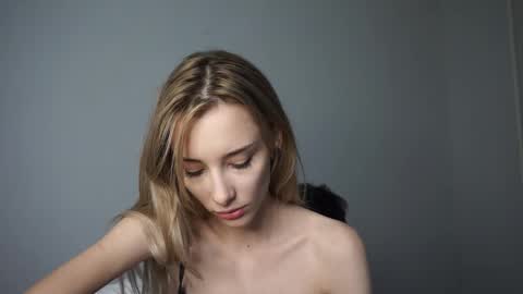 Snapshot of hot_n_coldd chatting on November 20, 2025, 3:12 pm Sara and Sam online show from November 20, 2025, 3:12 pm