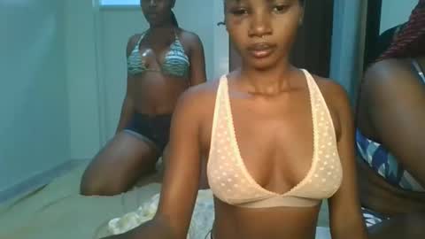 Hot petite online show from April 28, 2026, 8:58 pm