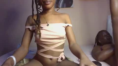 hot petite100 online show from October 9, 2025, 9:02 pm