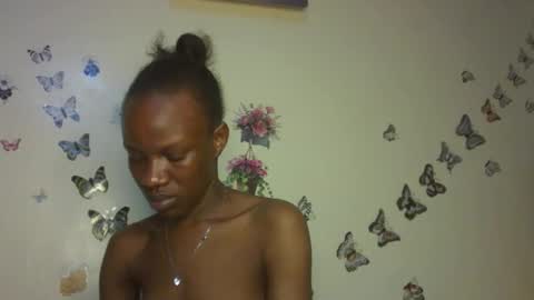 hot petite100 online show from November 29, 2025, 7:39 pm