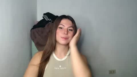 Nikki  online show from April 18, 2026, 7:07 pm