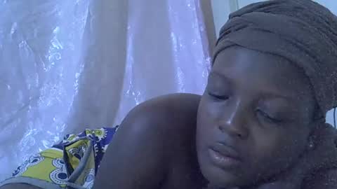 RAYLAH online show from April 5, 2026, 5:48 am