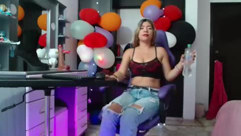 hot sexy bunny online show from February 20, 2026, 8:53 pm