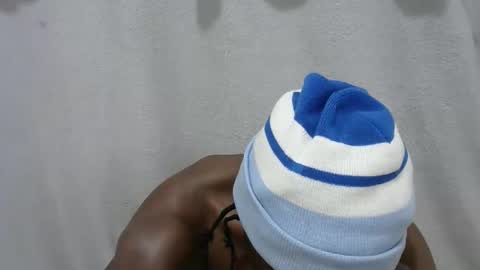 esiiii online show from March 9, 2026, 2:26 am