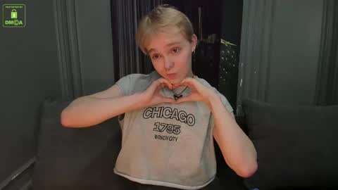 Snapshot of hot_twinkboy chatting on February 15, 2025, 10:44 am hot_twinkboy online show from February 15, 2025, 10:44 am