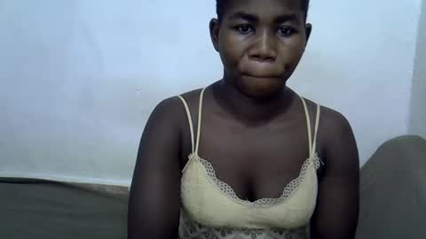 hotagrace online show from November 1, 2025, 11:12 am