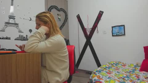 hotandfierylatinos online show from February 23, 2025, 2:14 pm