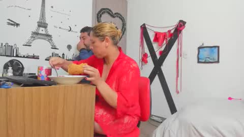 hotandfierylatinos online show from September 9, 2025, 11:32 am