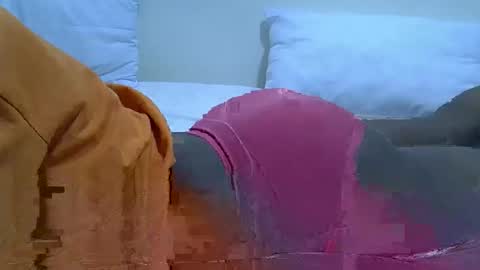 hotberry_7 online show from April 15, 2026, 9:04 pm