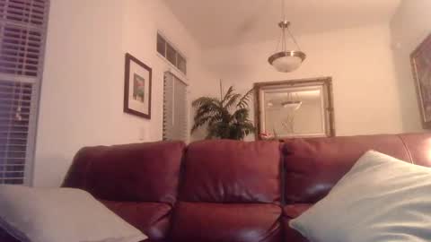 Snapshot of hotblondemilf1962 chatting on January 18, 2025, 10:17 am hotblondemilf1962 online show from January 18, 2025, 10:17 am