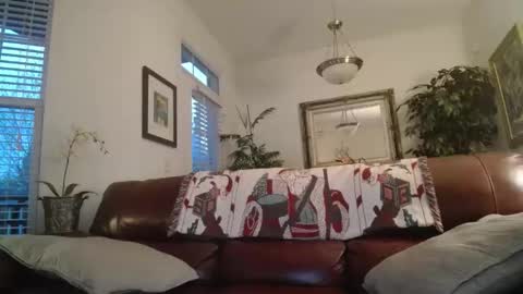 Snapshot of hotblondemilf1962 chatting on December 4, 2025, 10:18 pm hotblondemilf1962 online show from December 4, 2025, 10:18 pm