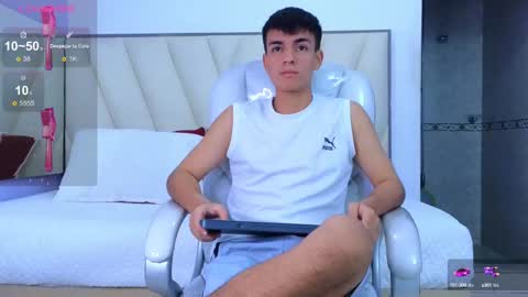 hotboy21_ online show from September 12, 2025, 3:50 am