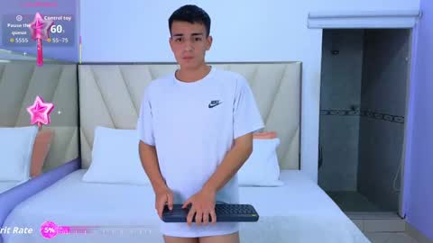 hotboy21_ online show from September 28, 2025, 3:34 am