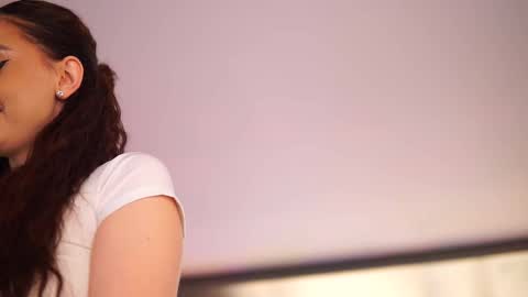 Anais online show from November 26, 2025, 9:32 am