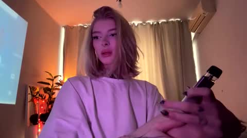 Snapshot of hotchubently chatting on March 3, 2025, 7:43 am hotchubently online show from March 3, 2025, 7:43 am