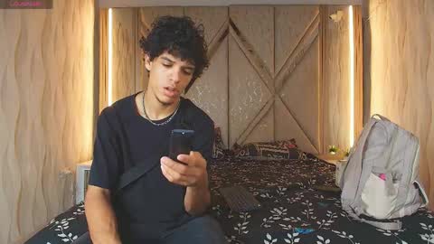 hotcouple_222 online show from June 8, 2026, 1:22 pm
