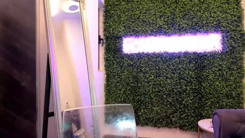 hotfallingdevil online show from December 6, 2024, 5:20 am