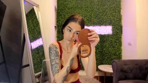 hotfallingdevil online show from January 25, 2025, 6:12 am