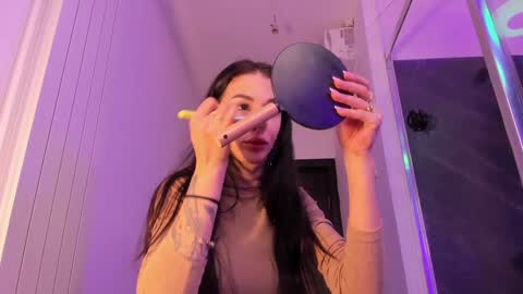 hotfallingdevil online show from March 16, 2026, 5:44 am