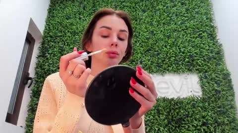 hotfallingdevil online show from April 6, 2026, 3:59 am