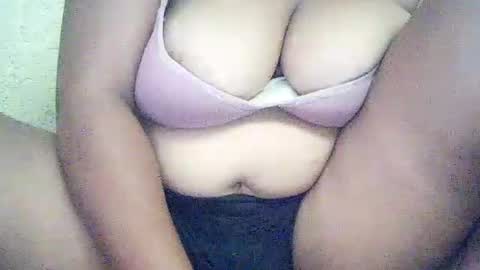 hotflowerclit online show from June 15, 2026, 4:15 am