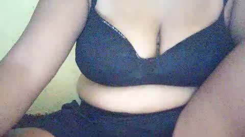 hotflowerclit online show from June 17, 2026, 12:57 am