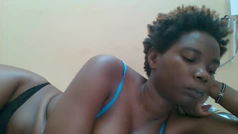 Queen online show from November 9, 2025, 8:01 am