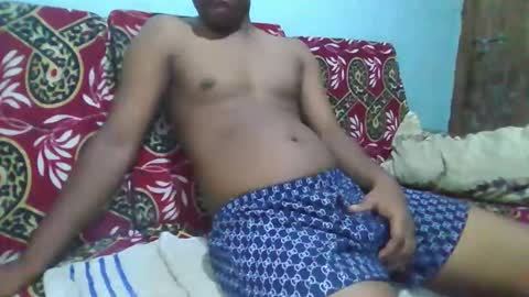 hotguyy001 online show from December 1, 2025, 1:54 am