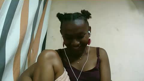 Snapshot of hotiesveronique chatting on September 26, 2025, 8:29 am veronique online show from September 26, 2025, 8:29 am