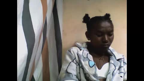 Snapshot of hotiesveronique chatting on October 9, 2025, 8:07 pm veronique online show from October 9, 2025, 8:07 pm