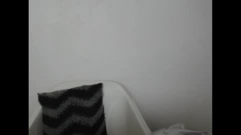 hotjessie0 online show from January 24, 2025, 11:15 am