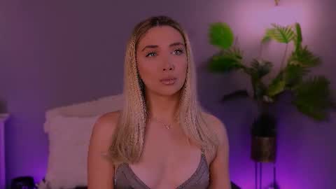 Maria online show from November 24, 2025, 3:50 am